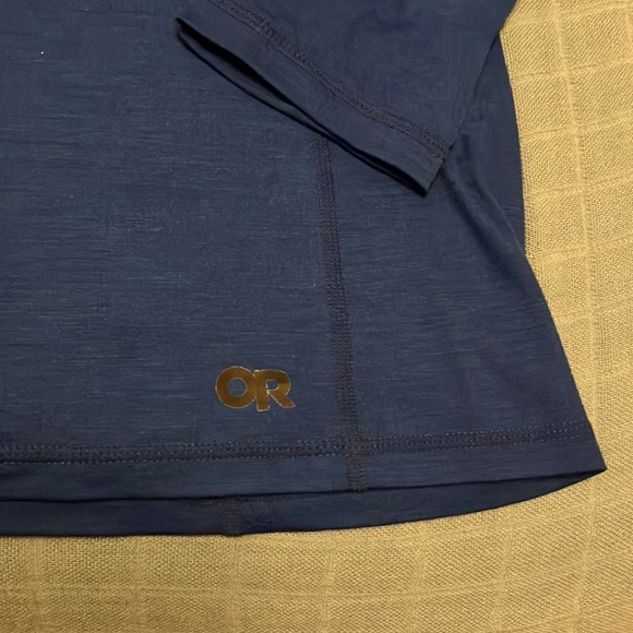 NWOT OUTDOOR RESEARCH - WOMEN’S ALPINE ONSET MERINO 150 HOODIE - Picture 7 of 13